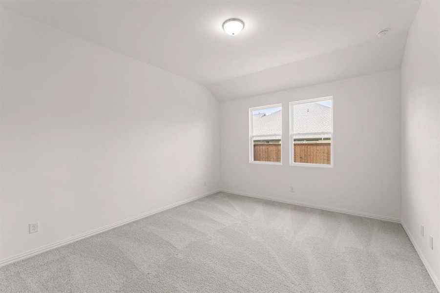 Spacious, unfurnished interior of a new home in Creekview Fossil Ridge, Pilot Point (Image 27).