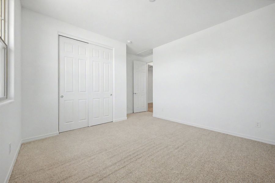 Spacious, unfurnished interior of a new home in Las Ventanas, Goodyear (Image 15).