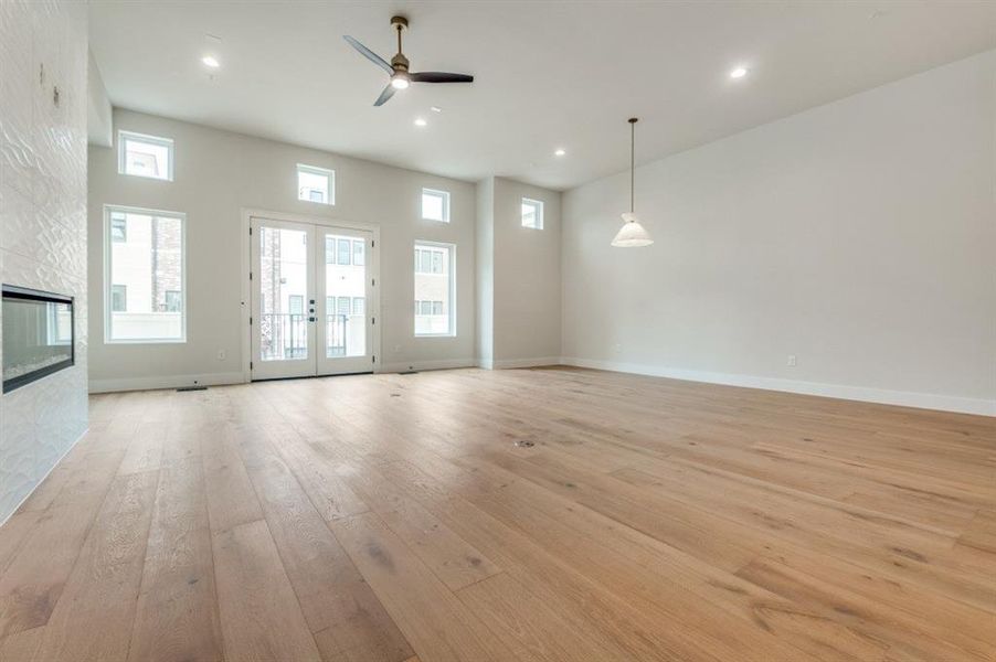 Spacious, unfurnished interior of a new home in , Grapevine (Image 20).