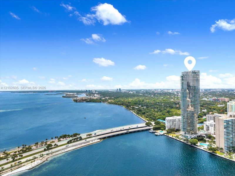 Condo located in Miami, FL showcasing its design and architecture (Image 25).
