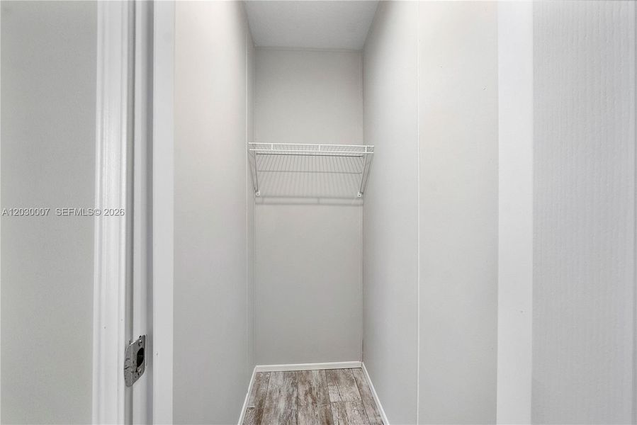 Spacious, unfurnished interior of a new home in , Dania Beach (Image 19).
