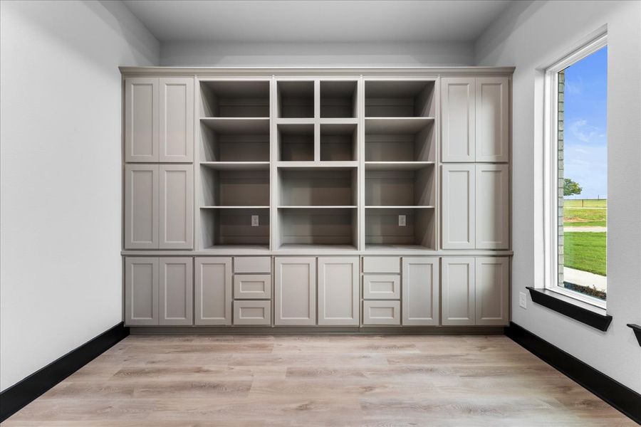 Image 41 representing the The Harper II by Doug Parr Custom Homes in Monarch Manor, Poolville, TX.