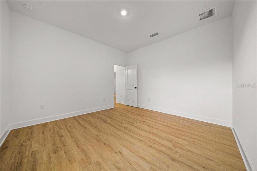 Spacious, unfurnished interior of a new home in , Weeki Wachee (Image 42).