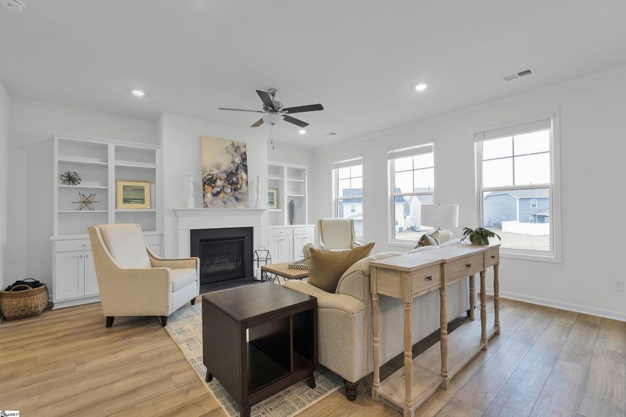 Furnished interior view inside a new home in Sedona, Greenville (Image 6).