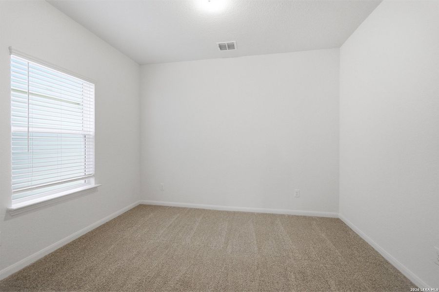 Spacious, unfurnished interior of a new home in Laurel Vistas, San Antonio (Image 22).