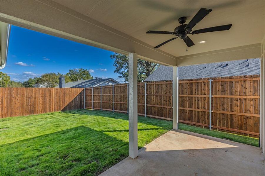 Exterior details and patio area of a home in , Sulphur Springs (Image 21).