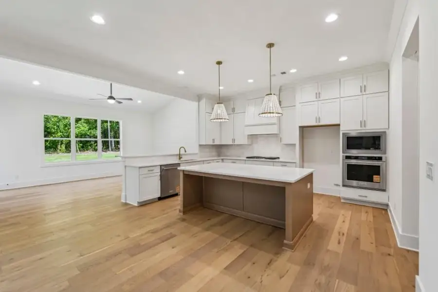Furnished interior view inside a new home in White Post on Lake Lanier, Gainesville (Image 9).