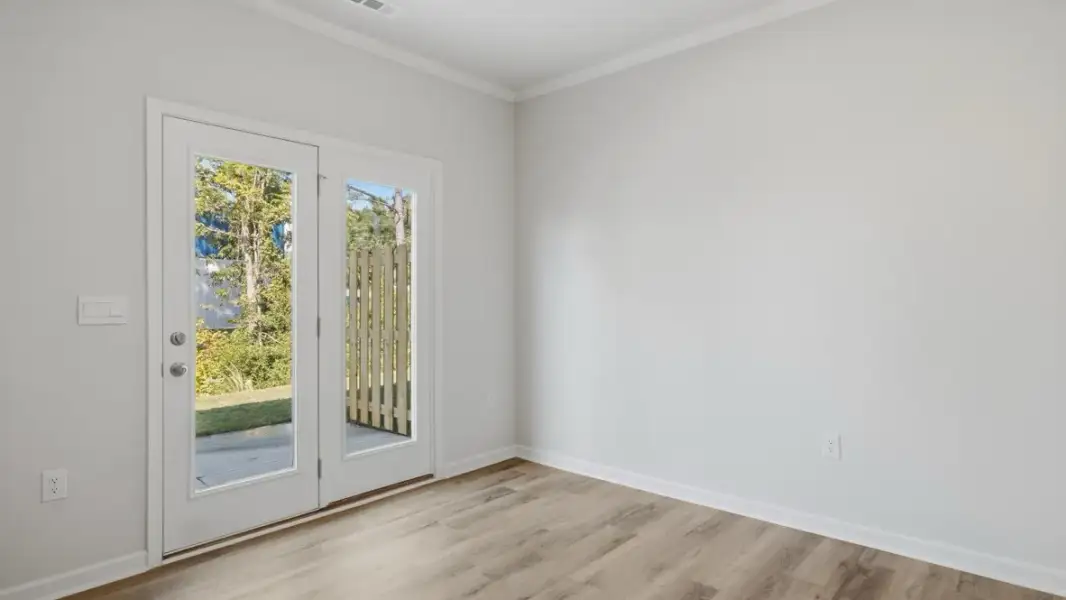 Spacious, unfurnished interior of a new home in Hughes Court, Dawsonville (Image 13).