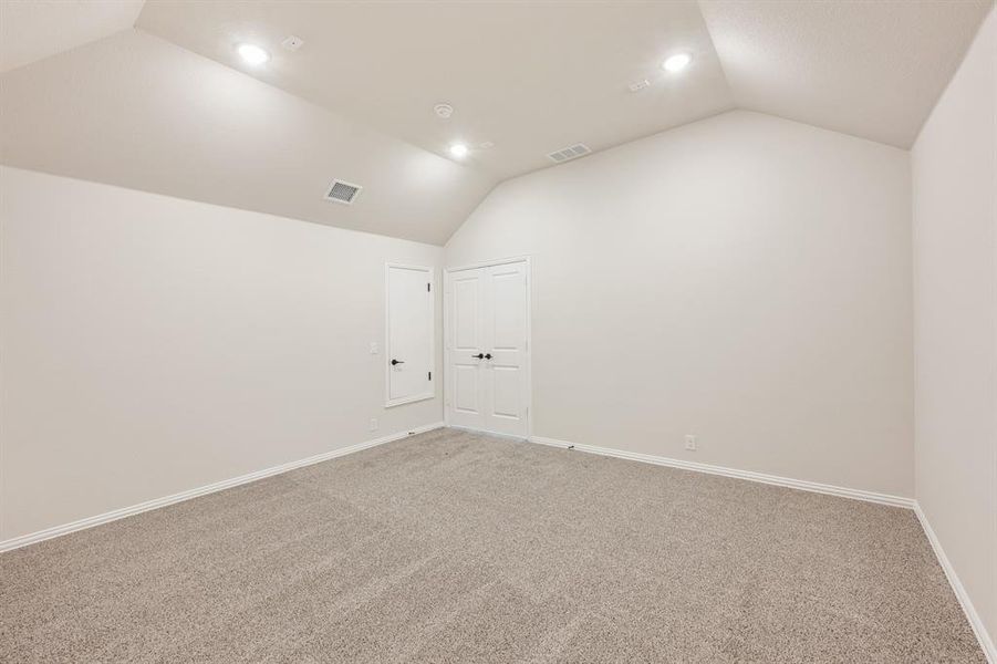 Spacious, unfurnished interior of a new home in Coyote Crossing, Godley (Image 33). Spacious, unfurnished interior of a new home in Coyote Crossing, Godley (Image 33).