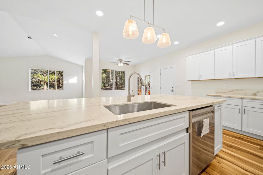 TF-30_(2048) TF-30_(2048)