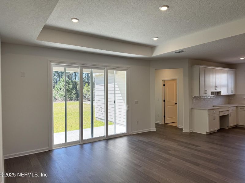 Spacious, unfurnished interior of a new home in , Green Cove Springs (Image 33).
