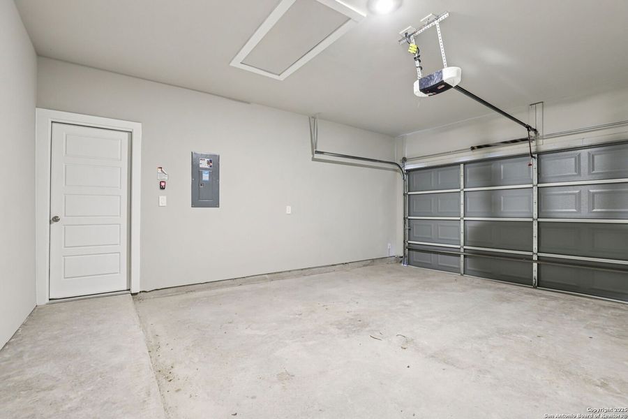 Spacious, unfurnished interior of a new home in Legendary Trails - Premier Series, Cibolo (Image 15).