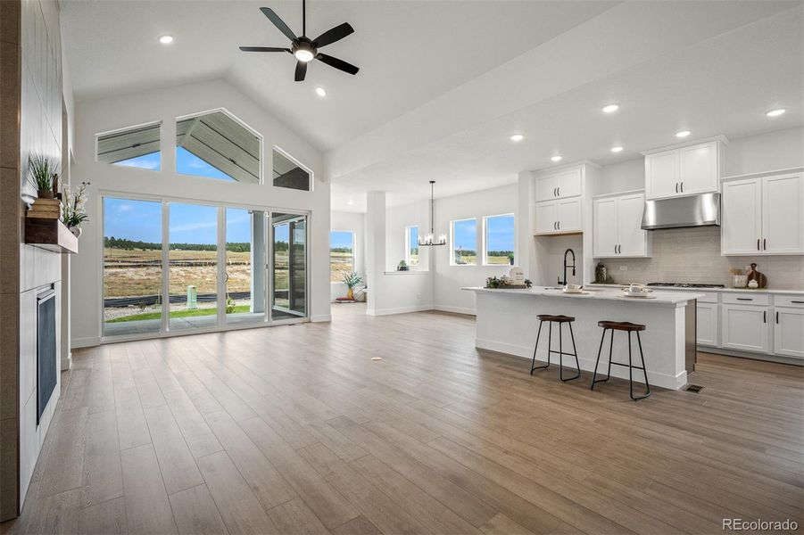 Spacious, unfurnished interior of a new home in Wolf Ranch - Enclave Collection, Colorado Springs (Image 24).
