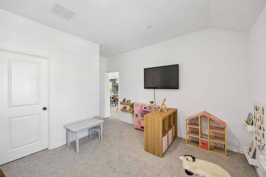 Furnished interior view inside a new home in , Grand Prairie (Image 25).