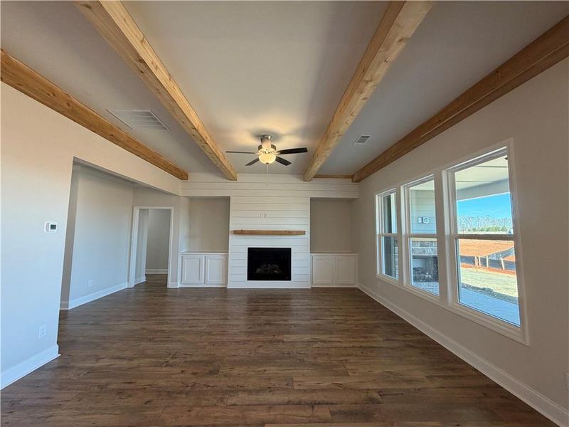 Spacious, unfurnished interior of a new home in , Jefferson (Image 24).