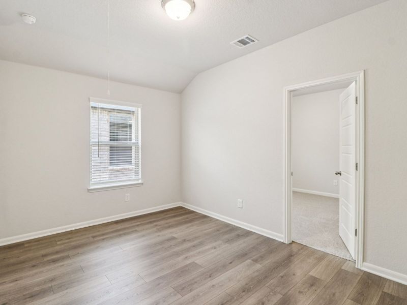 Spacious, unfurnished interior of a new home in Kallison Ranch, San Antonio (Image 34).
