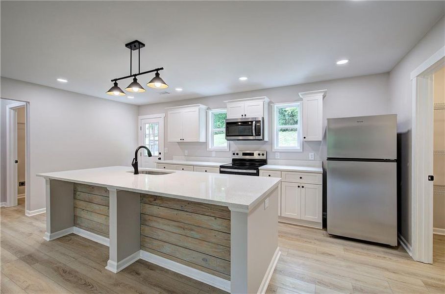 Furnished interior view inside a new home in , Cartersville (Image 6).
