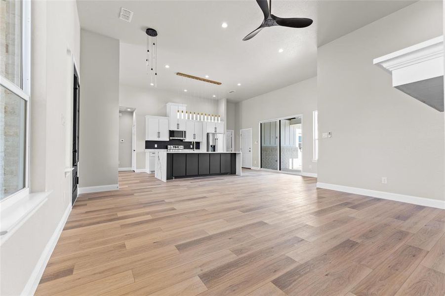 Spacious, unfurnished interior of a new home in , Greenville (Image 16).