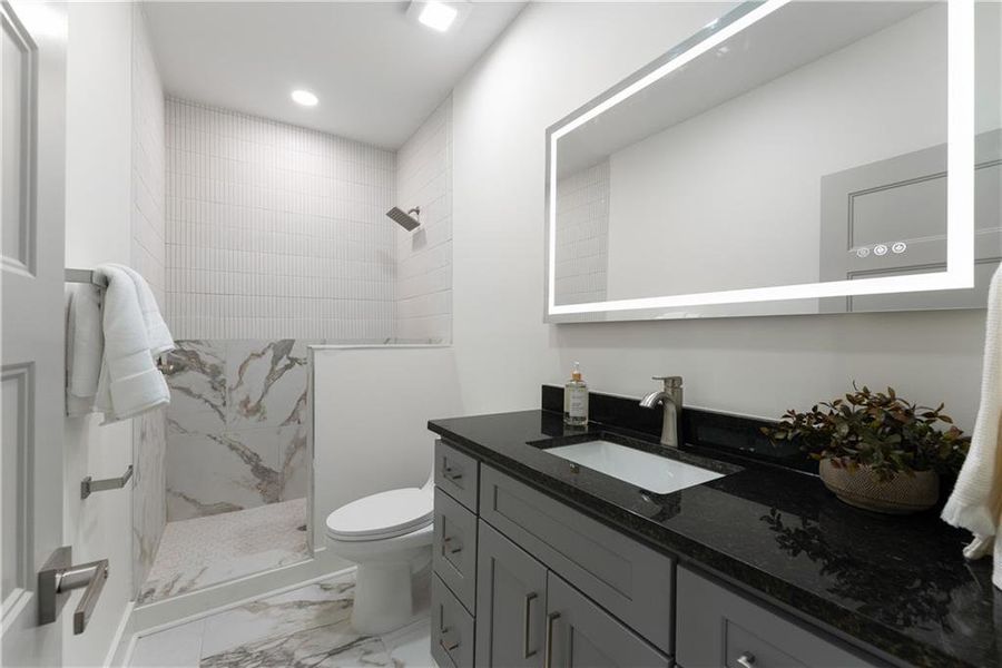 Furnished interior view inside a new home in , Gainesville (Image 40).