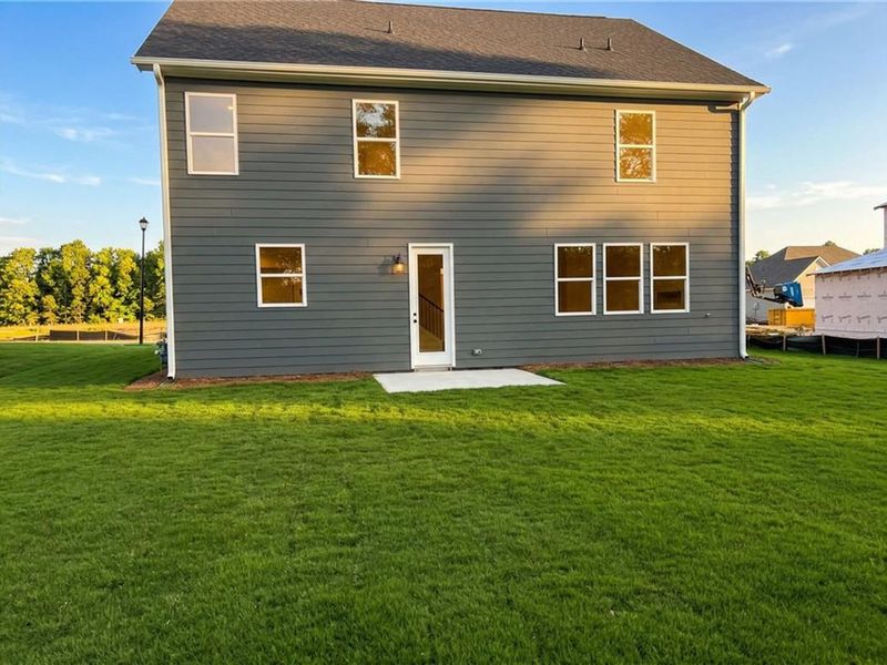 Exterior details and patio area of a home in Cedar Farms, Winder (Image 3).