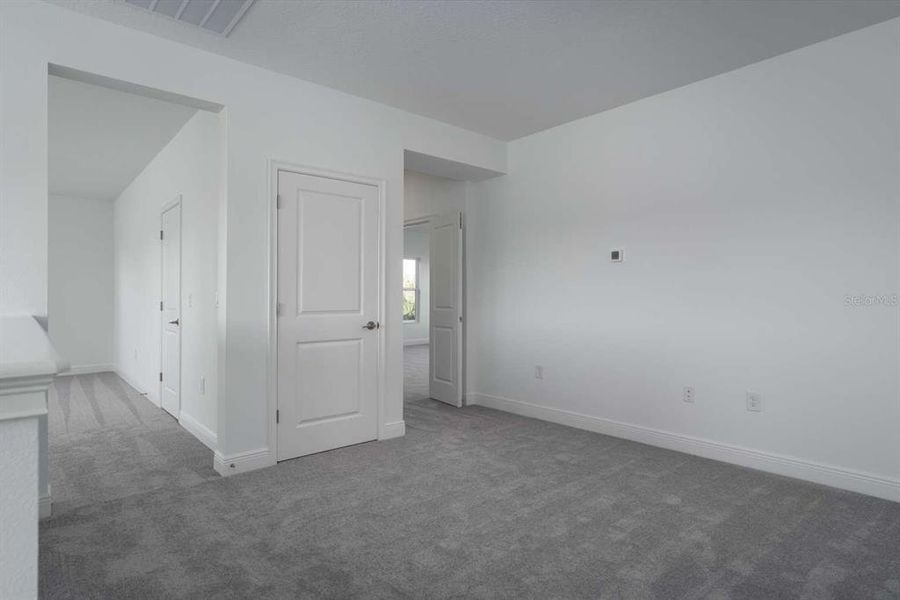 Spacious, unfurnished interior of a new home in , St. Petersburg (Image 21). Spacious, unfurnished interior of a new home in , St. Petersburg (Image 21).