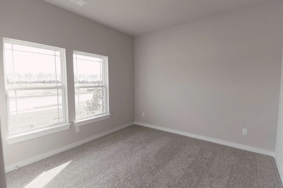 Representative unfurnished interior of a home built from the Hudson by Stonehollow Homes in Heritage Grove, Blue Ridge (Image 18).