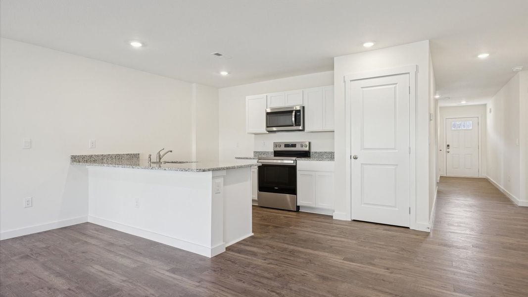 Furnished interior view inside a new home in Emory Creek, Harriman (Image 4).