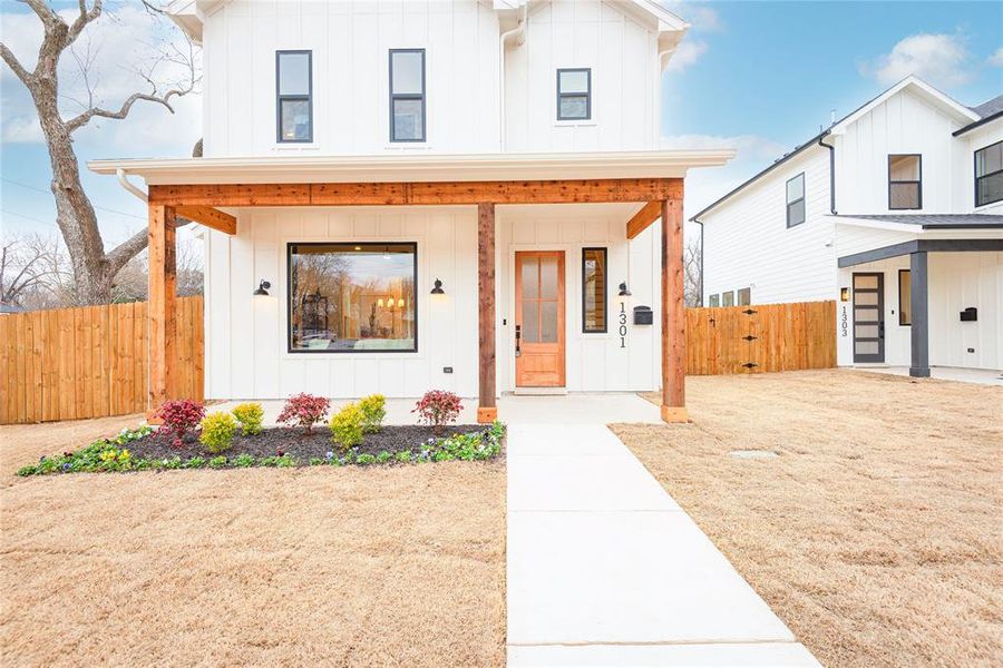 Exterior details and patio area of a home in , McKinney (Image 28).