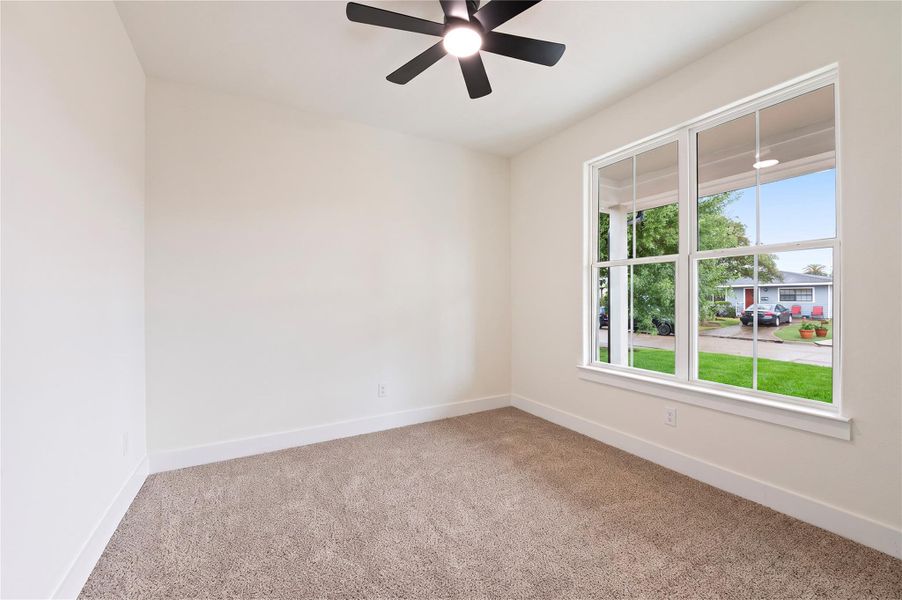 Spacious, unfurnished interior of a new home in , Texas City (Image 15).