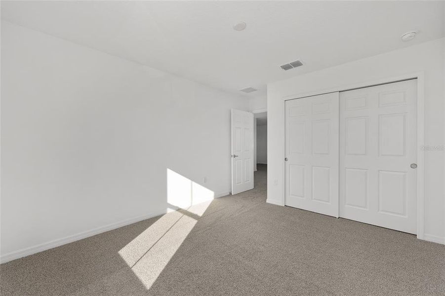 Spacious, unfurnished interior of a new home in Calesa Township, Ocala (Image 32).