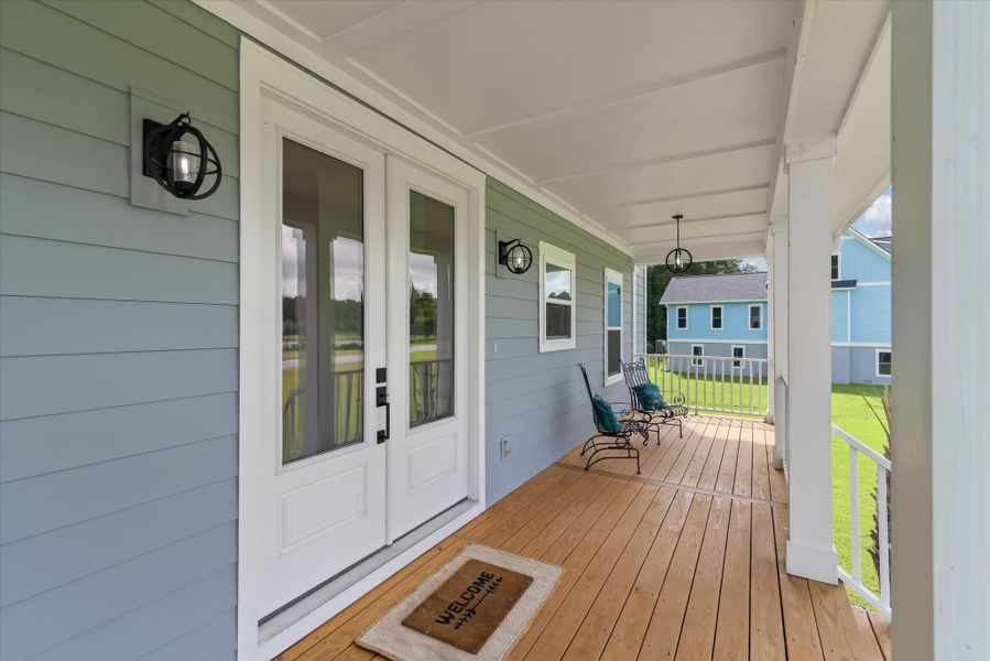 Exterior details and patio area of a home in , Moncks Corner (Image 3).