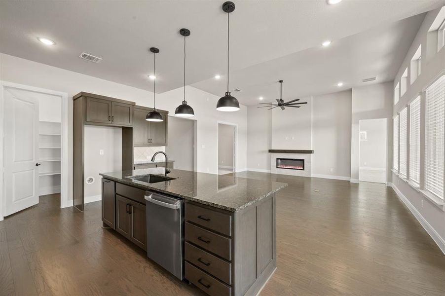 17224 Musial- Kitchen-4