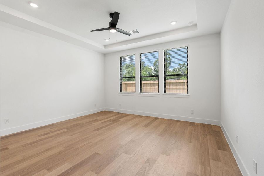 Spacious, unfurnished interior of a new home in Friendswood Trails, Friendswood (Image 40). Spacious, unfurnished interior of a new home in Friendswood Trails, Friendswood (Image 40).