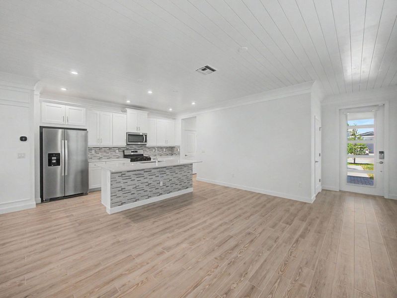Entry/Kitchen