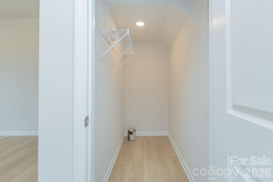 Spacious, unfurnished interior of a new home in Cedar Meadows, Monroe (Image 15).