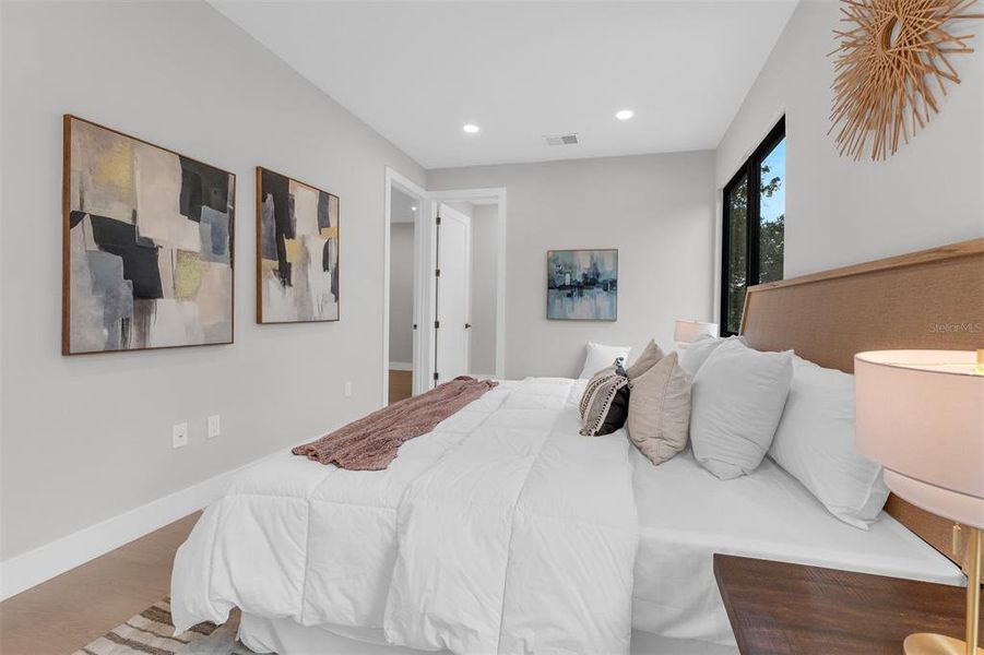 Furnished interior view inside a new home in , Orlando (Image 16).