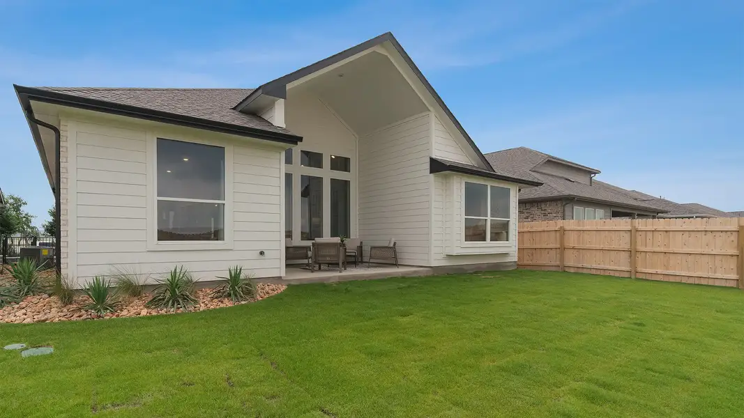 Exterior details and patio area of a home in Nolina, Georgetown (Image 4).