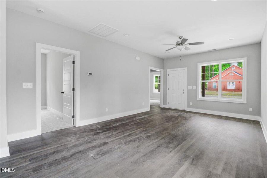 18-601 West Main St-18 18-601 West Main St-18