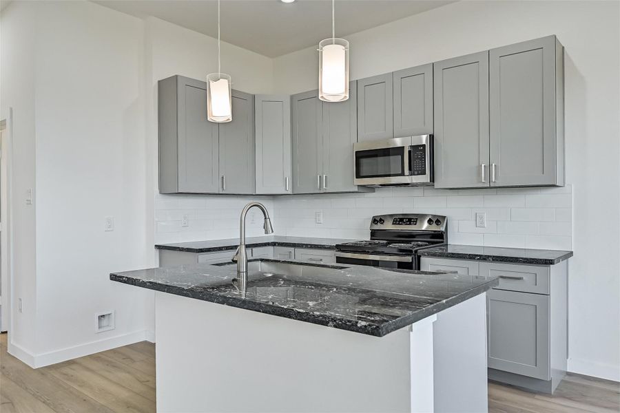 Furnished interior view inside a new home in , Galveston (Image 7).