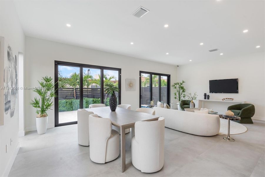 Furnished interior view inside a new home in , Fort Lauderdale (Image 7).