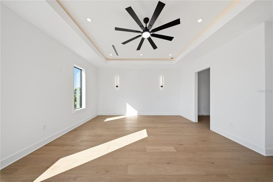 Spacious, unfurnished interior of a new home in , Tampa (Image 51).