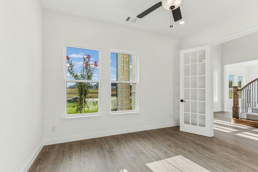 Representative unfurnished interior of a home built from the Hancock by Kindred Homes in Oak Creek Ranch, Waxahachie (Image 19).