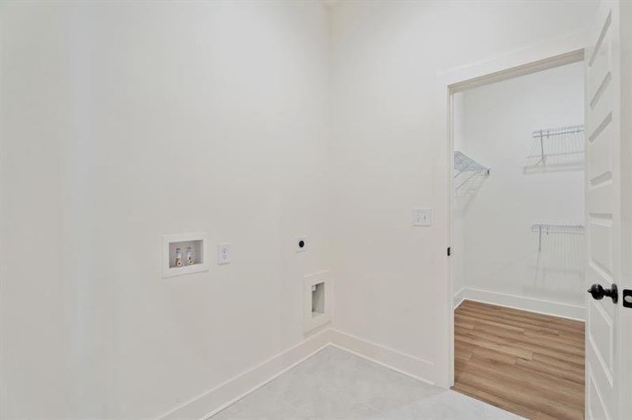 Spacious, unfurnished interior of a new home in , Gainesville (Image 37).