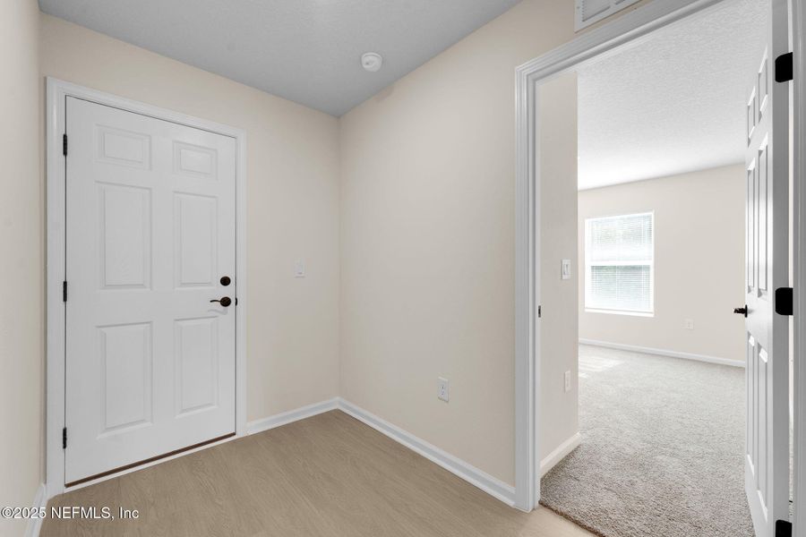 Spacious, unfurnished interior of a new home in , Green Cove Springs (Image 25).