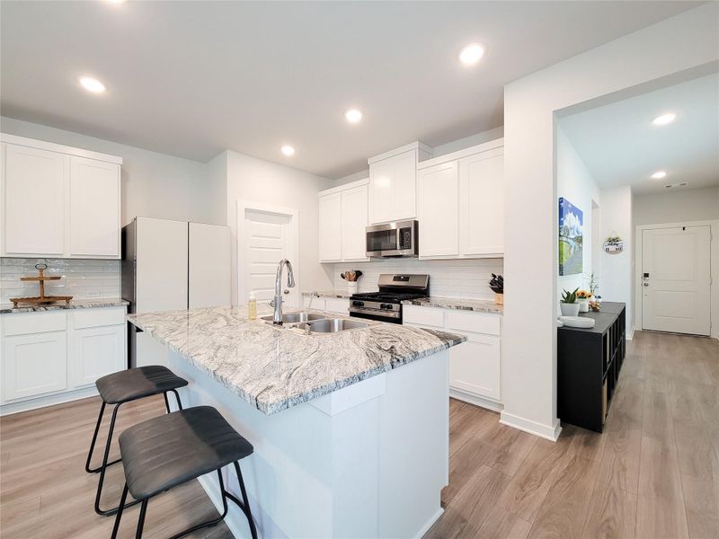 Furnished interior view inside a new home in Westridge Cove 40′, Conroe (Image 30).