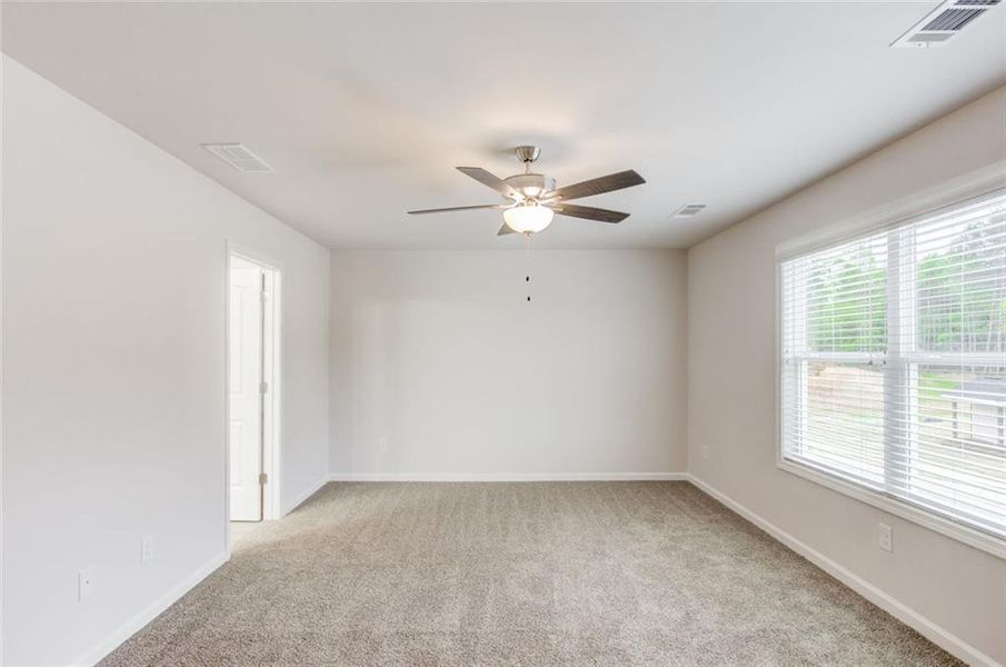 Spacious, unfurnished interior of a new home in , Lula (Image 13).