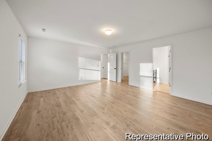 Spacious, unfurnished interior of a new home in , Ravenel (Image 15).