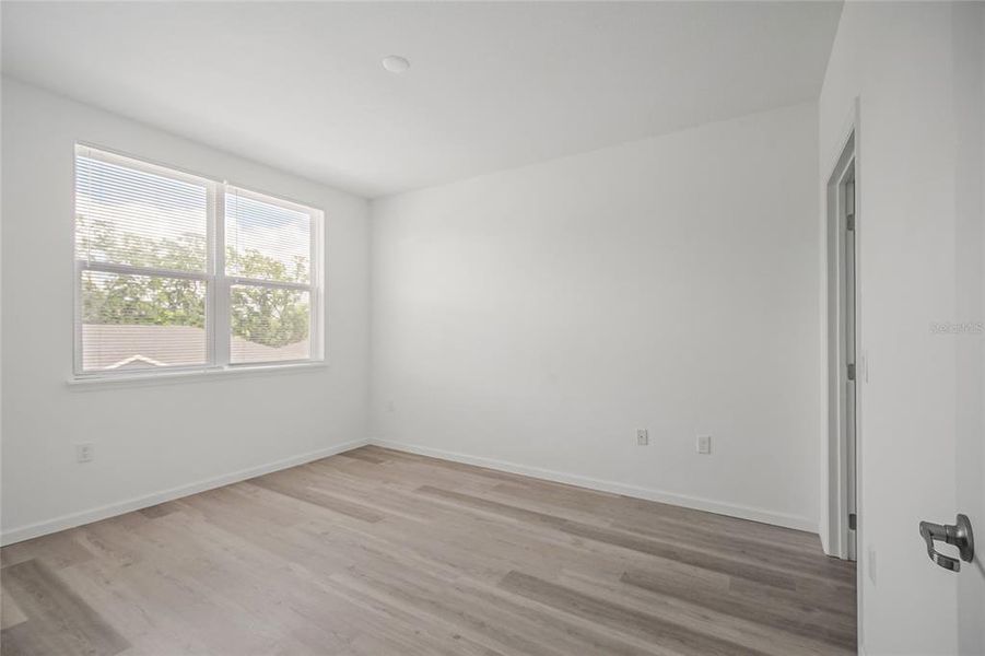 Spacious, unfurnished interior of a new home in , Orlando (Image 31).