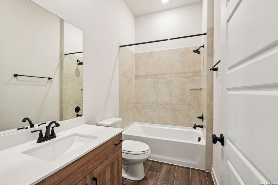 Furnished interior view inside a new home in Stream Waters, Seguin (Image 9). Furnished interior view inside a new home in Stream Waters, Seguin (Image 9).