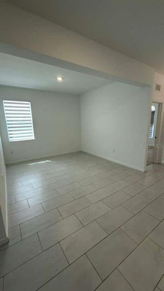 Spacious, unfurnished interior of a new home in Cypress Park Estates, Haines City (Image 14).